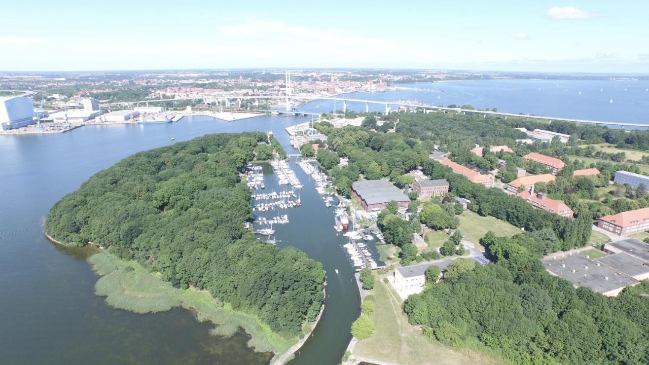Hotel Daenholm Stralsund Extérieur photo